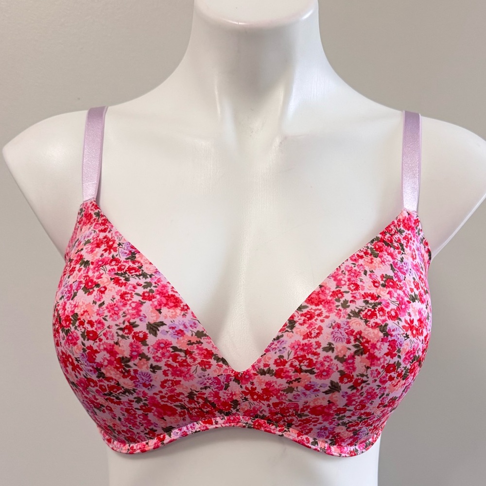 Victoria's Secret Sexy Tee Smooth Cup Wireless Push-Up Bra